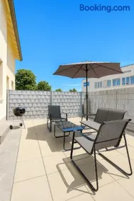 LETA Homes - Komfortables Gästehaus - eigene Parkplätze & Traumterrasse - Image 2