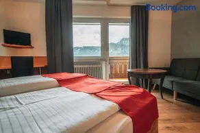 Hahnenkamm Hostel - Image 3