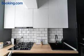 Apartament Deluxe cu parcare gratuită, lângă Arena Mall in Centru Bacău - ideal pentru cupluri sau business - Image 3