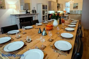 Glan y Mor, Sleeps 20, 8 Bedrooms, 8 Bathrooms, Seafront, Criccieth - Image 3