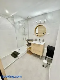 Joli studio Cozy tout équipé Hyper Centre Saintes - Image 3