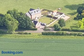 Boutique double room with countryside views - Image 5