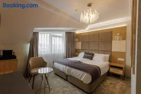 Centralis Hotel - Image 2