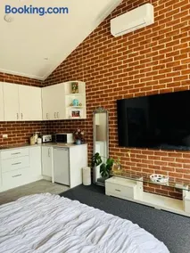 Studio in CBD Bathurst - Image 2