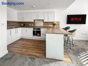 Flat 1 - Luxury Bolton City Centre Apartments - Image 4