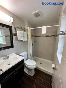 Bestway Inn - Image 5