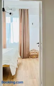 Urban Parkside Retreat Cozy 2-Bed Ap by Metro - Image 2