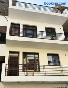 Chandigarh Waale - Private Room & Attached Bath - Image 3