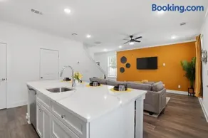 3BR Townhome- Booking - Image 2