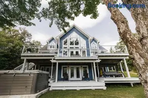 Luxurious Lakeside Chalet with Swim Spa - Image 1