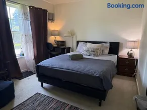Wonderful room in great neighborhood near Downtown - Image 2