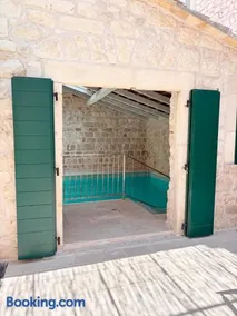 Casa Gojave - Authentic Hvar House with Garden - Image 1