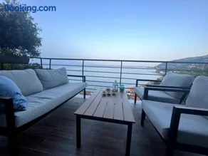 The Yacht House - Image 2