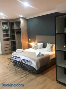 Royal Albert Suites - Image 3