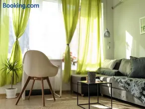 Zara Green Apartment 4 Guests Pet Friendly - Image 2