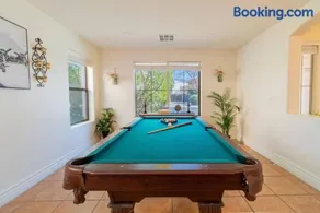 Luxurious Retreat. FREE HTD Pool Outdoor Fun - Image 1