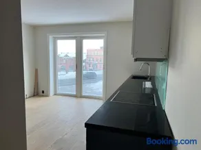 New renovated apartment, superb location and free parking - Image 3