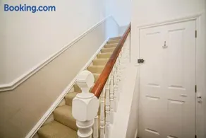 Large Victorian Apartment With High Speed Wifi 350mbps - Image 4