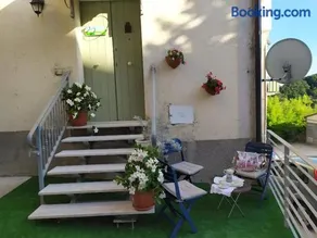 La Petite Maison - Image 1