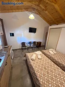 Mani Sea View Rooms - Image 4