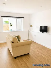 Spacious Farmhouse Bridgwater - Countryside Stay - Image 5