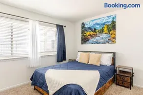 Quiet 2 BR APT - Near Hospitals - Free WiFi - Image 2
