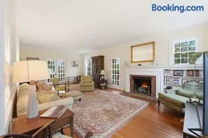 Classic Davidson Retreat 4BR Walk to Downtown - Image 3