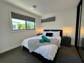 Stunning Dickson Luxe 3BR 2Bath Double Garage WiFi Brand New Home - Image 5