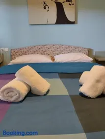V&S Apartments - Image 3