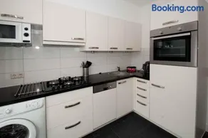Schelvis Apartments - Image 5