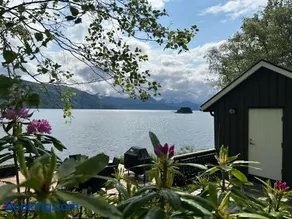 Koselig hytte i sjøkanten - Image 2