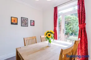 3 BR Property in Prestwich 15 mins from Manchester City Centre Garden Free parking Superfast WIFI Netflix - Image 2