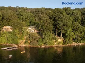 Fox Berry Hill - Lakefront with Dock, Launch & Hot Tub - Image 3
