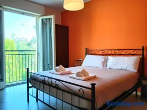 Navili Grand Apartment - Image 1