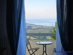 Bella Vista - Image 1