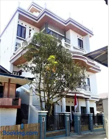 Toraja Lodge Guest House - Image 1