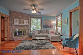 Dtwn Lake Geneva Home, Walk to Beach & Restaurants - Image 4