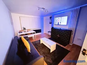 Cosy Croydon Apt Sleeps 5 - Image 2