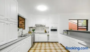 Room 14 - Image 2