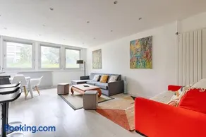 Beaugrenelle Tour Eiffel II Cosy Apartment 2BR - Image 1
