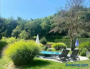 Ground Floor Apt with a Pool and Terrace - Image 2