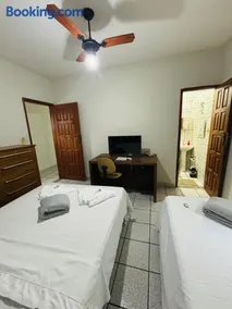 Apartamento amplo, no centro, aconchegante e completo - Image 4