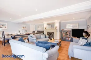 6 Bed in Bacton oc-2187 - Image 3