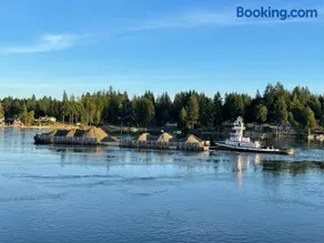The Riptide Retreat - Image 1