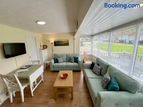 Beach Cottage 71 Golden Bay - Cosy Coastal Escape - Image 4
