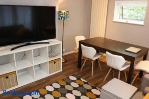 Large 3 bedroom apartment in gated development - Image 2