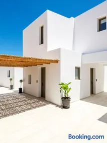 Vinara Luxury Suites Mykonos - Image 2