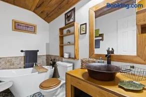 Lodge Apartment at Owl Creek Farm Resort - Image 1