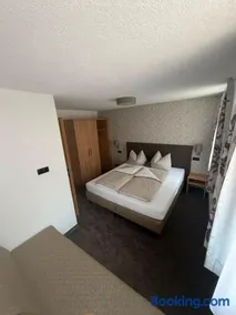 Peatr Seppa Hof - Image 3