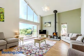 Blackdown Views - New 6 Bedroom Eco House - Image 4